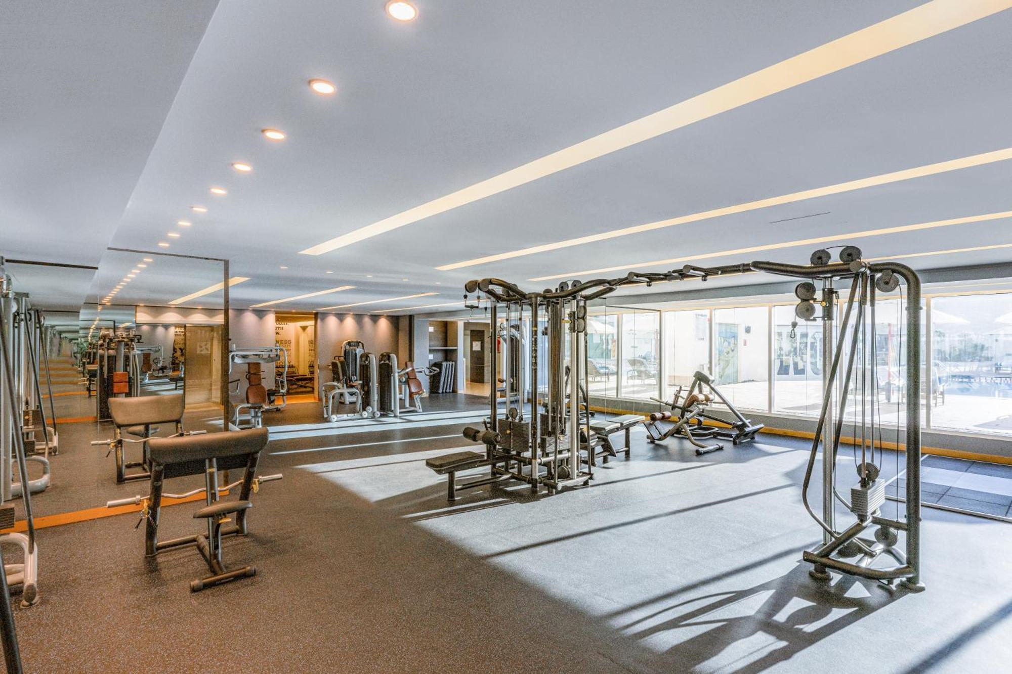 Four Points By Sheraton Al-Ajn Zewnętrze zdjęcie The gym at the hotel