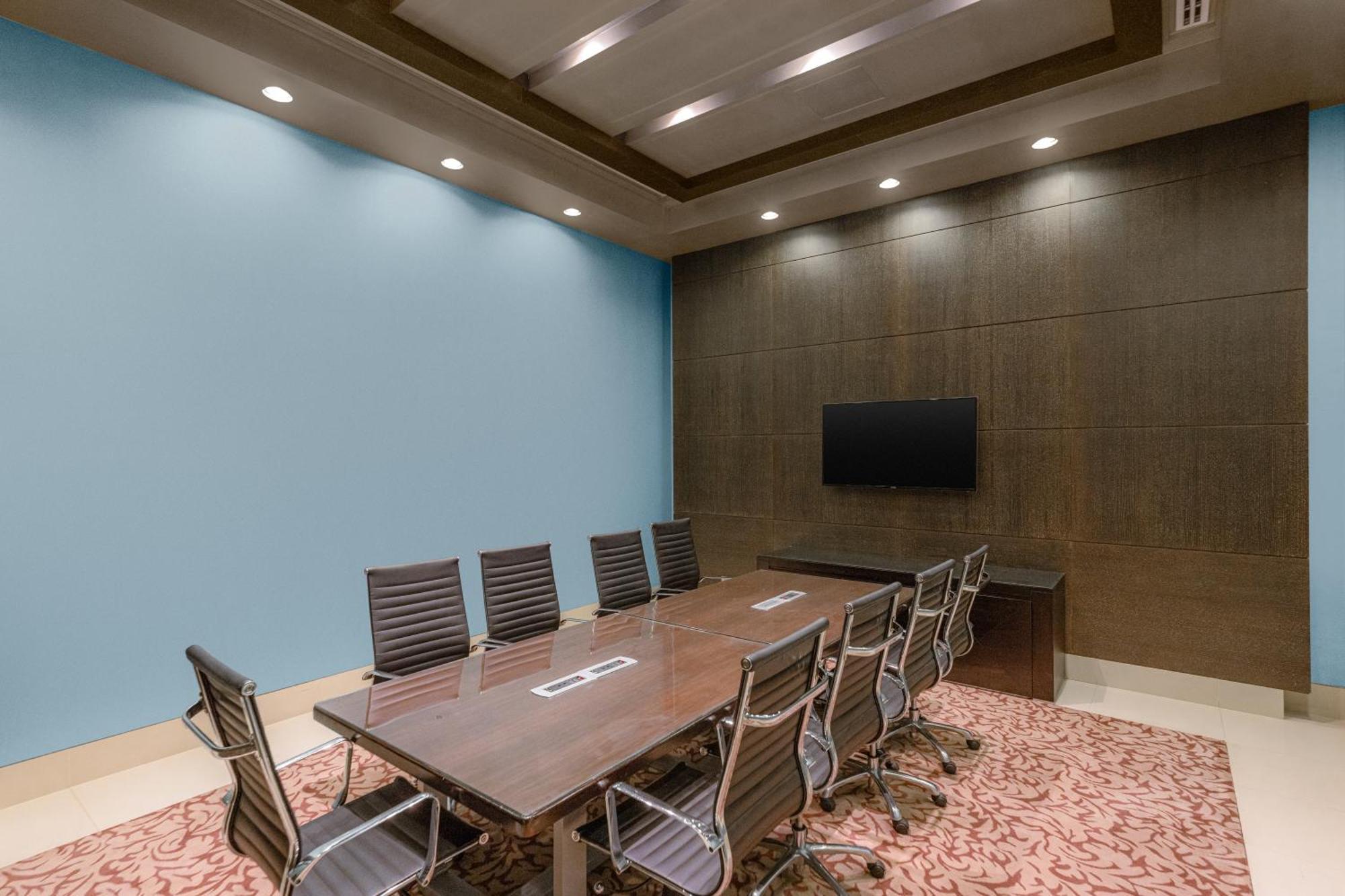 Four Points By Sheraton Al-Ajn Zewnętrze zdjęcie Meeting room at the library