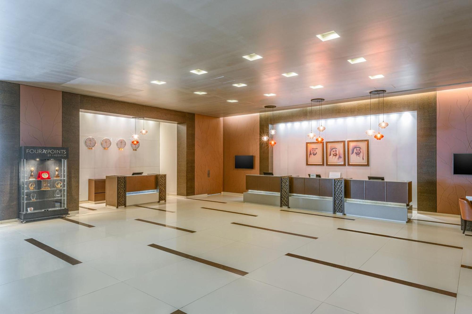 Four Points By Sheraton Al-Ajn Zewnętrze zdjęcie Lobby