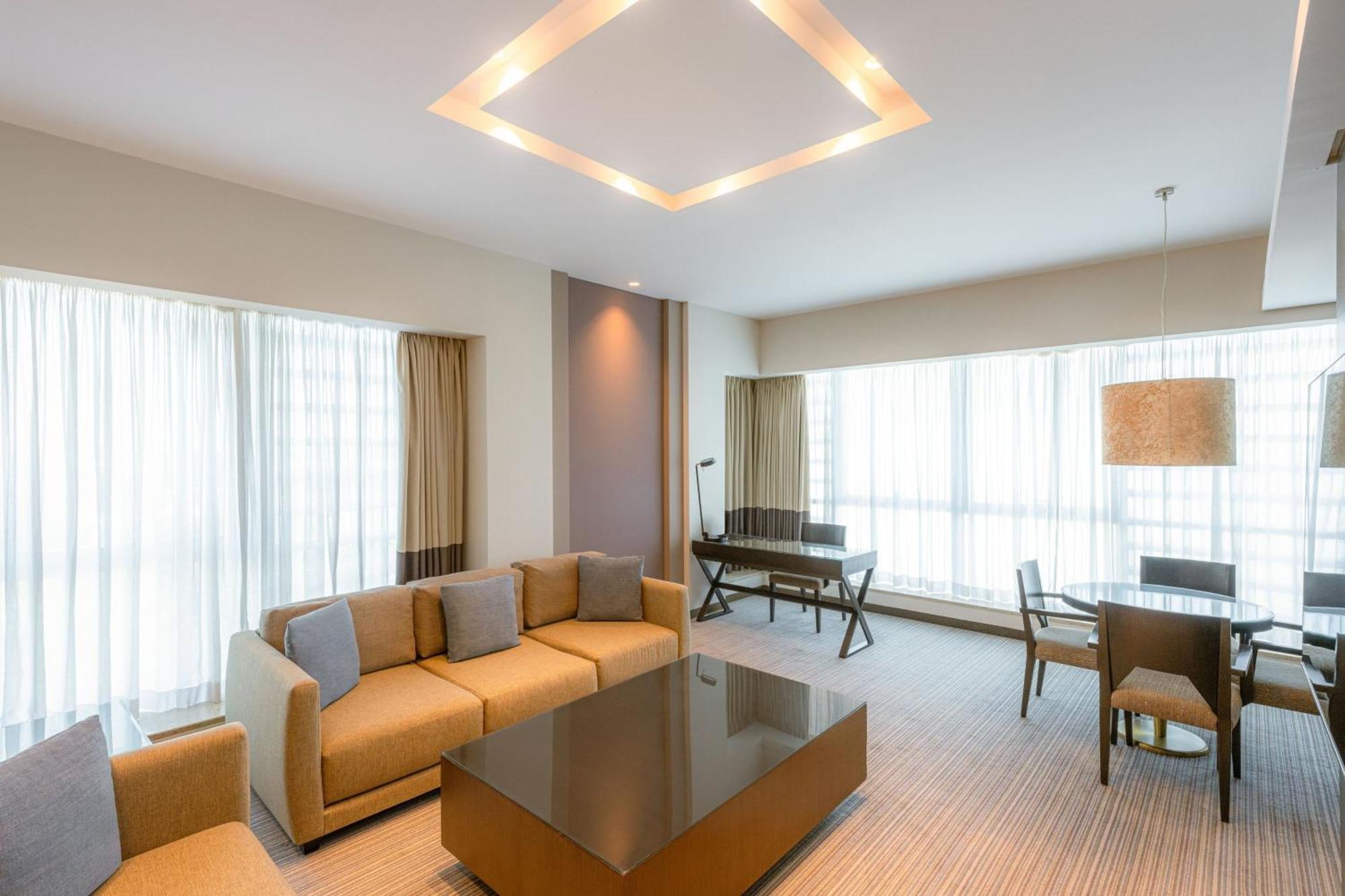 Four Points By Sheraton Al-Ajn Zewnętrze zdjęcie