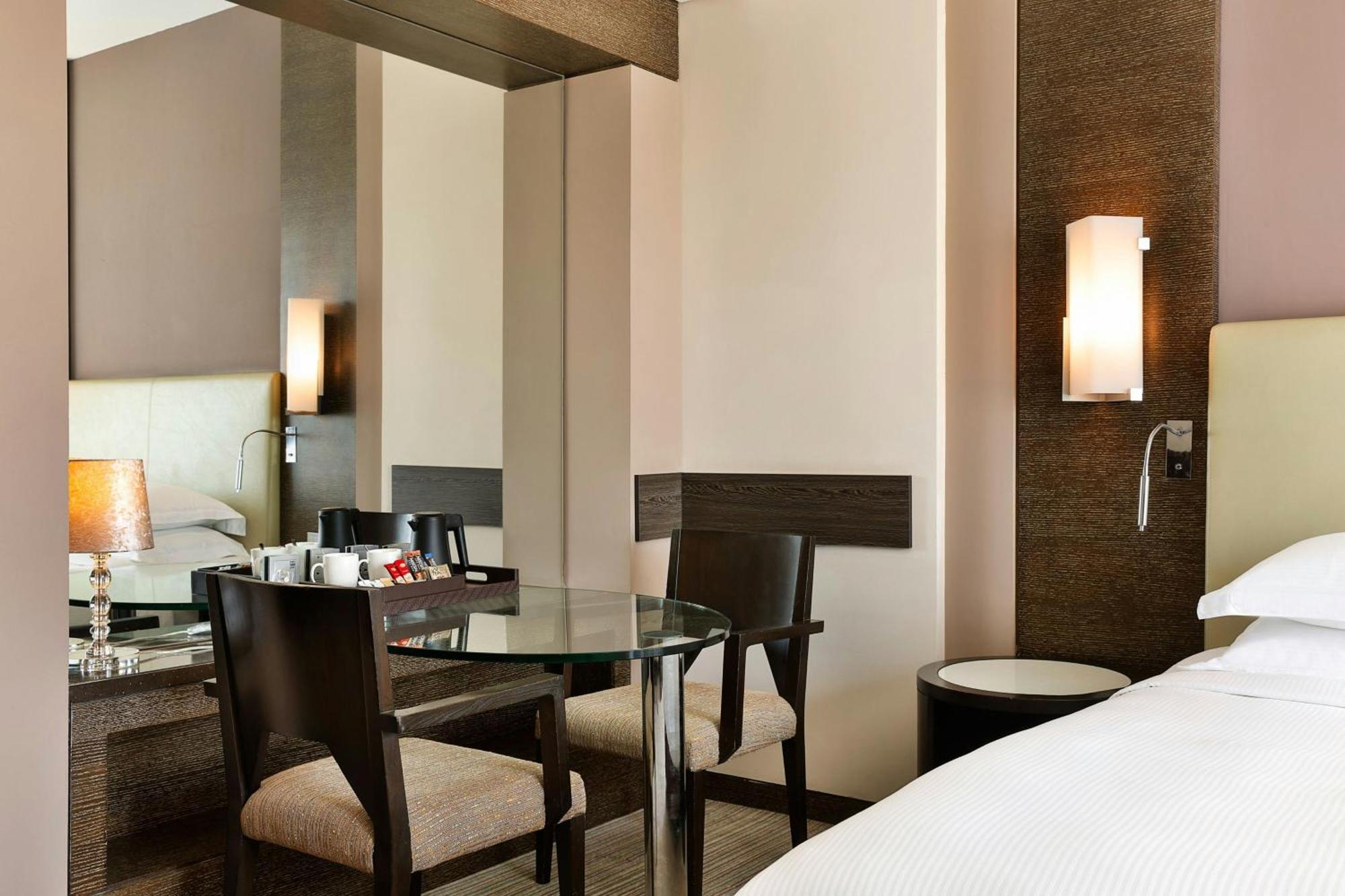 Four Points By Sheraton Al-Ajn Zewnętrze zdjęcie